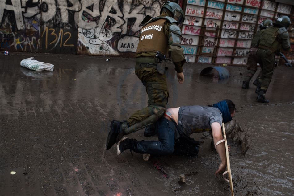 Şili'de insan hakları ve anayasa protestosu