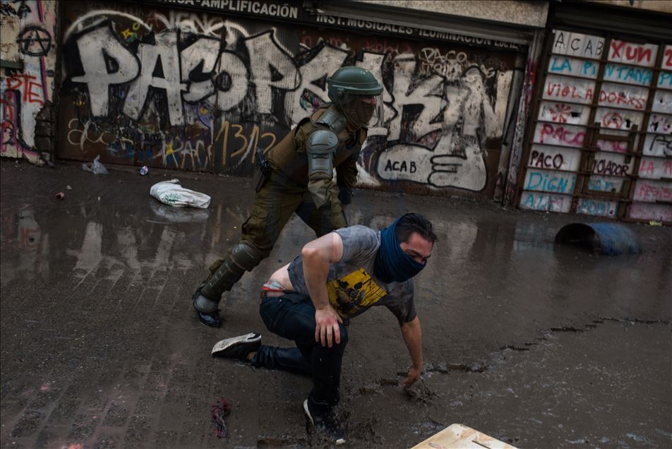 Şili'de insan hakları ve anayasa protestosu