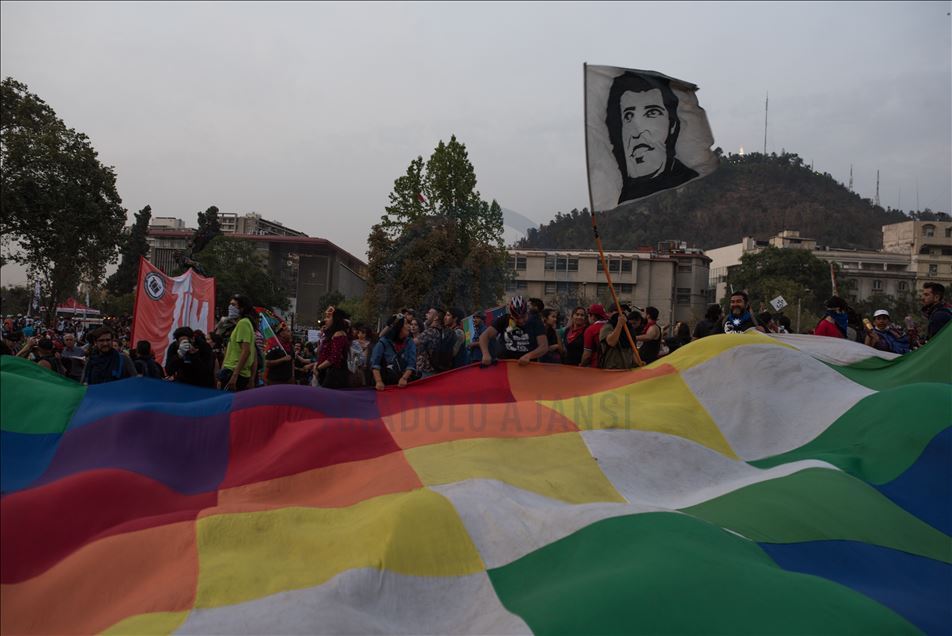 Şili'de insan hakları ve anayasa protestosu