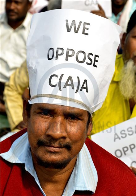 Hindistan'da yasa karşıtı protestolar sürüyor