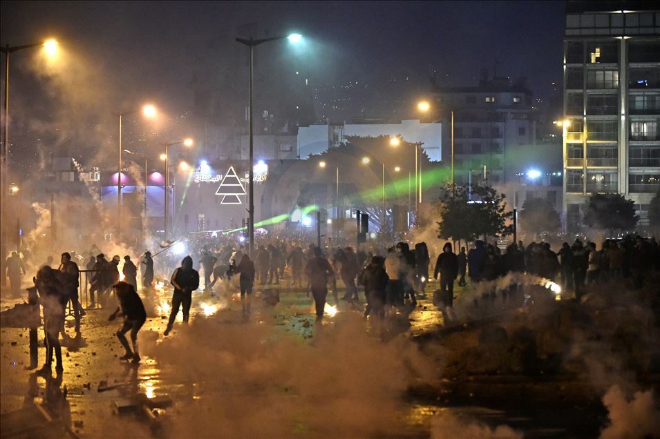 بیش از 165 معترض لبنانی در بیروت زخمی شدند