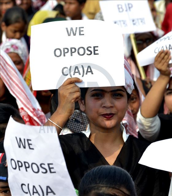 Hindistan'da yasa karşıtı protestolar sürüyor