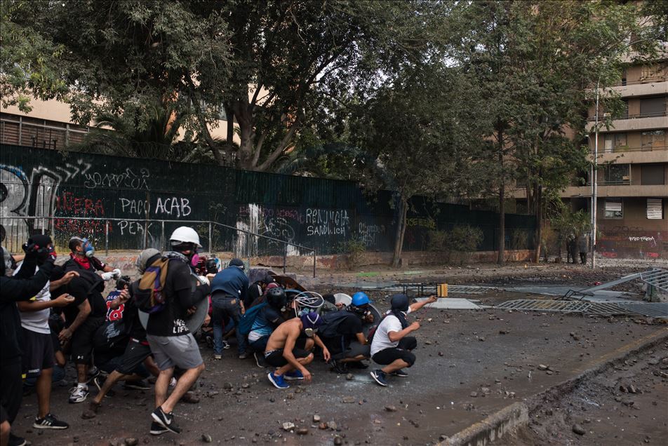 Şili'de insan hakları ve anayasa protestosu