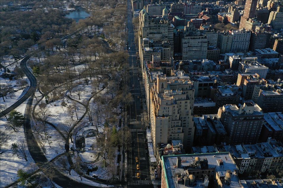 New York Central Park beyaza büründü