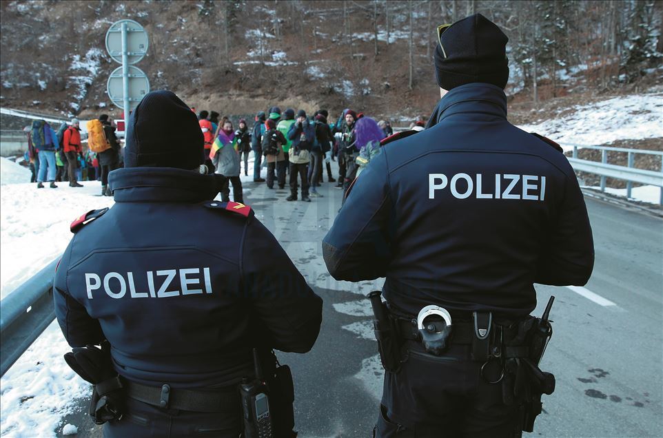 سويسرا.. احتجاجات عشية انطلاق منتدى دافوس
