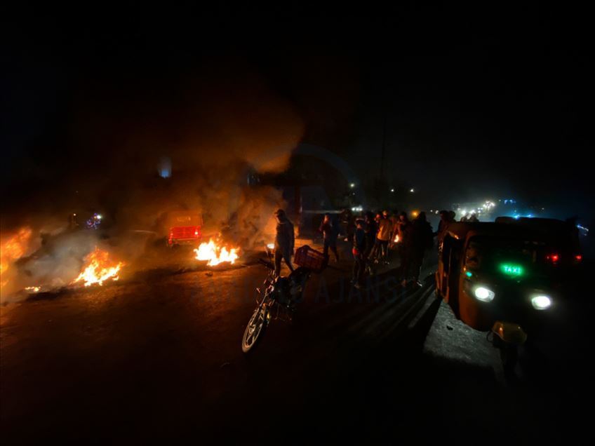 العراق.. محتجون يقطعون طريقا في العاصمة بغداد