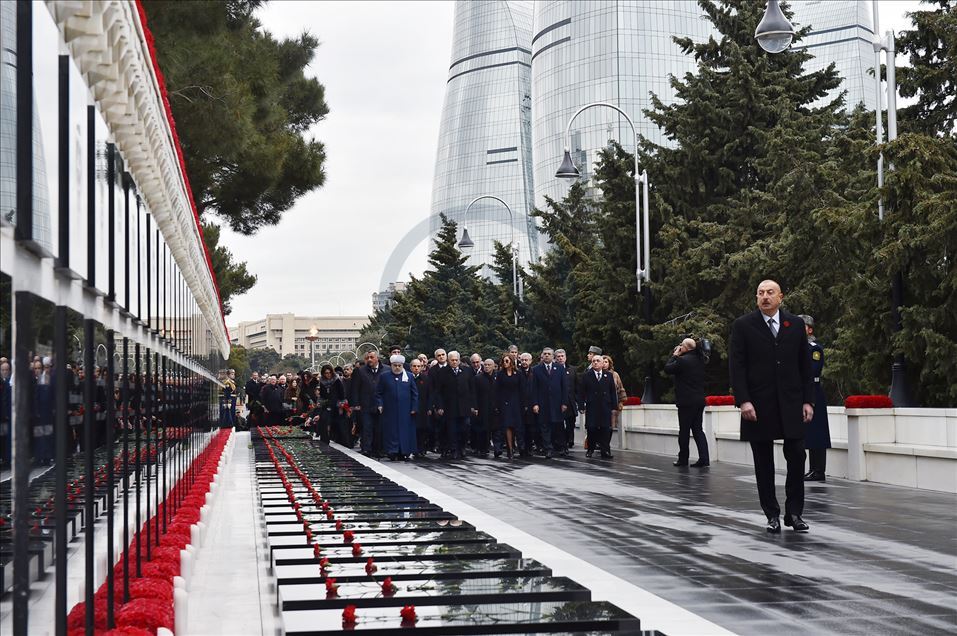 Azerbaycan'da "Kanlı Ocak" kurbanları anılıyor