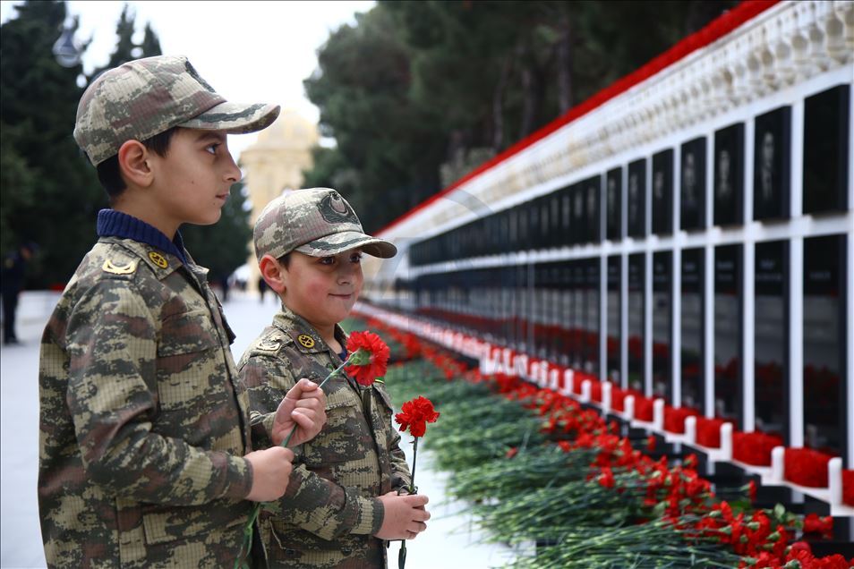 Azerbaycan'da "Kanlı Ocak" kurbanları anılıyor