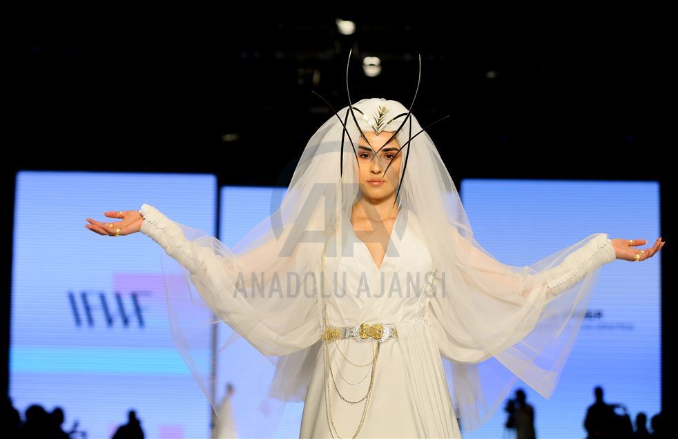 В Измире открылась выставка свадебной моды
