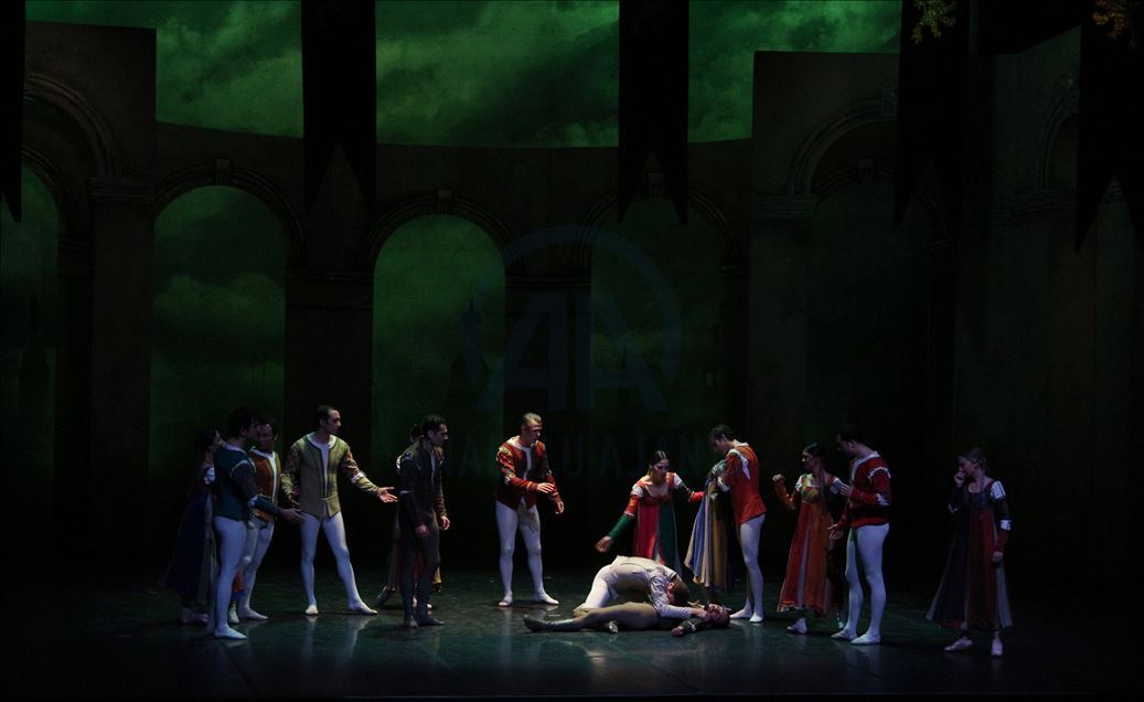 Antalya Devlet Opera ve Balesi "Romeo ve Juliet" balesini sahneledi