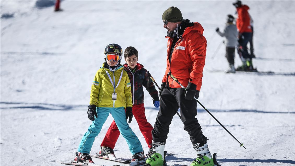 Après 2 heures de formation, ils se lancent sur les pistes skiables d’Uludag (Bursa)