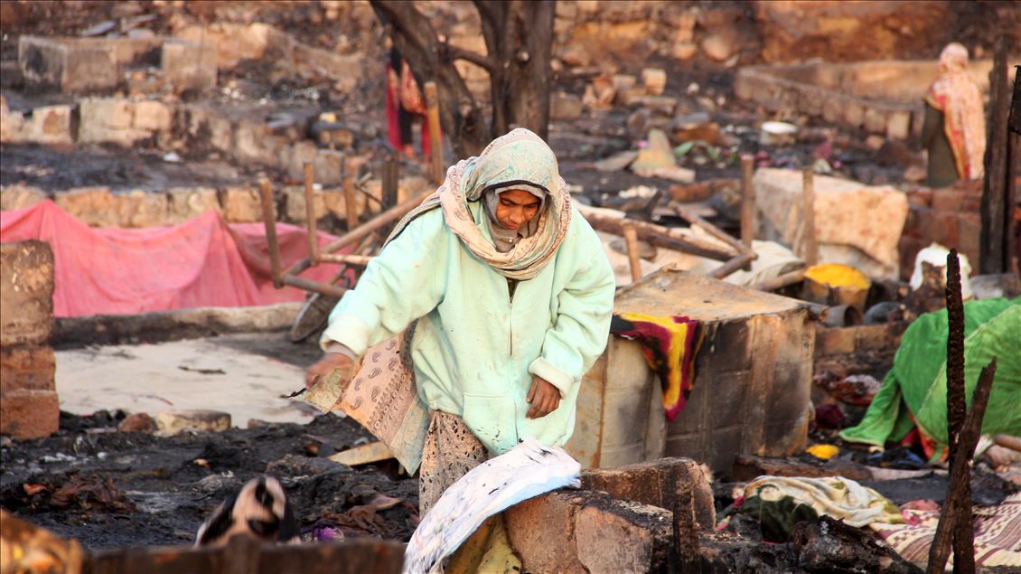 Massive fire engulfs shanties near Karachi’s Teen Hatti area