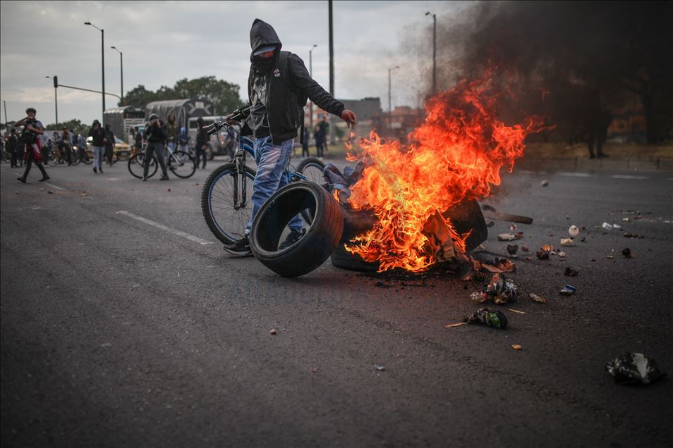 Clashes mark return to protests in Colombia