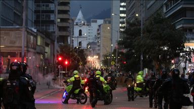 Kolombiya'da göstericilere polis müdahalesi