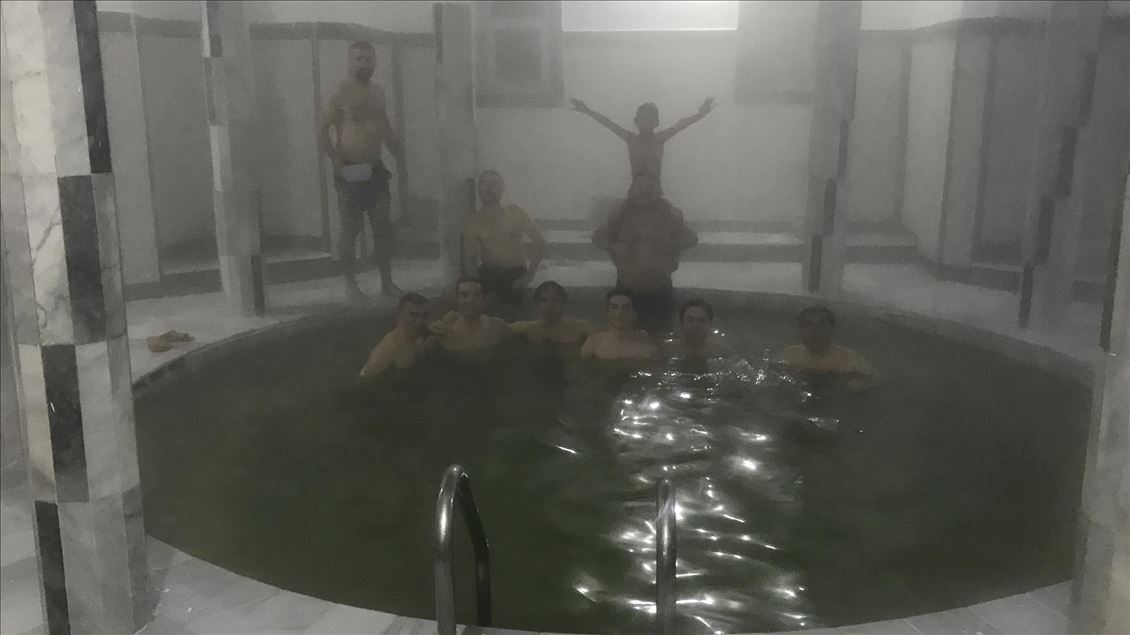 Kayakla termali buluşturan Murat Dağı'nda sömestir yoğunluğu yaşanıyor