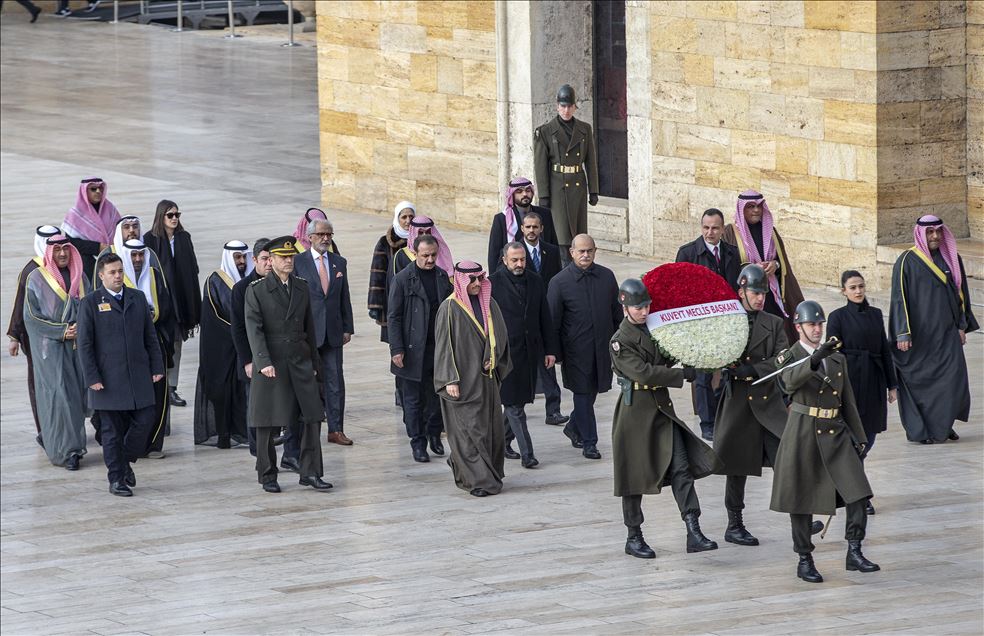 رئيس مجلس الأمة الكويتي يزور ضريح "أتاتورك"
