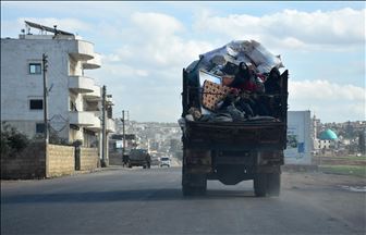 36 ألف نازح جديد شمالي سوريا جراء قصف النظام و حلفائه