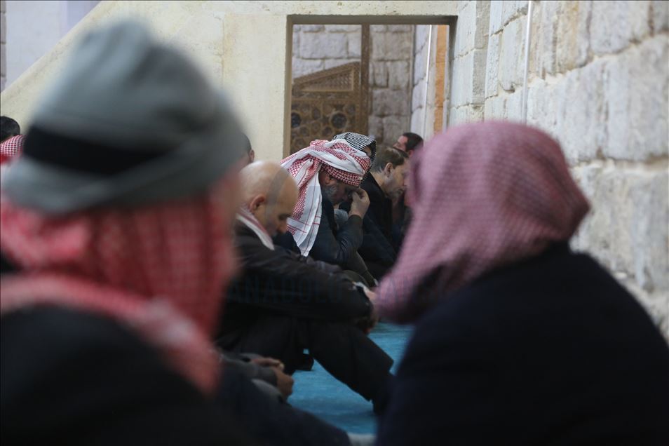 Türkiye'nin restore ettiği Bab Ulu Camisi'nde ilk cuma namazı
