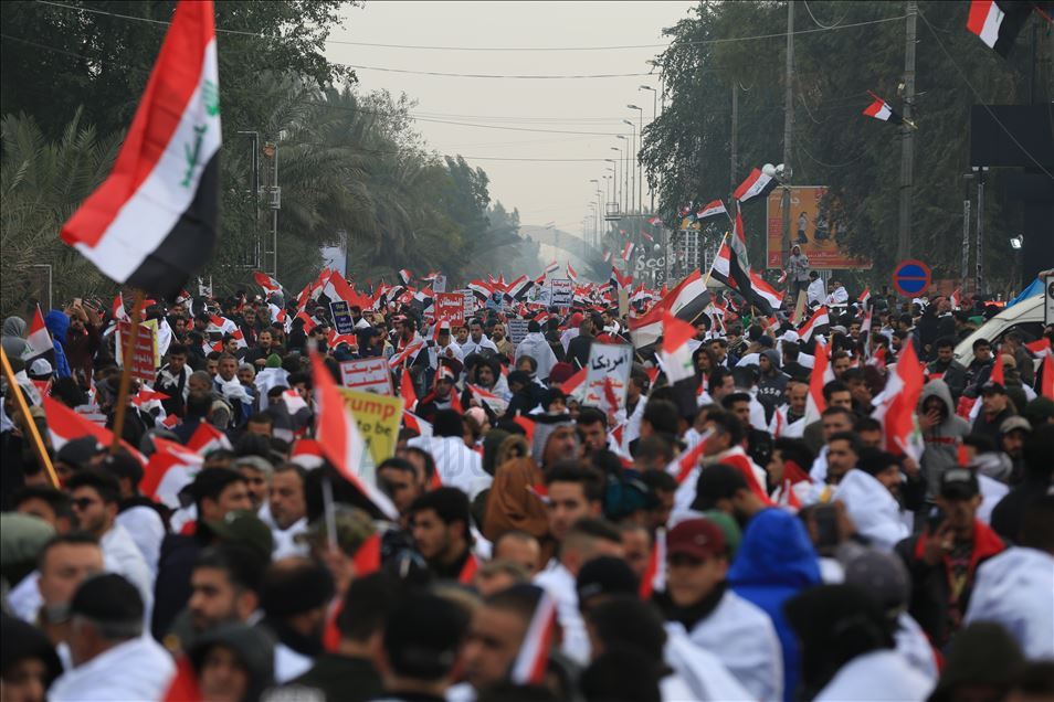 بغداد.. آلاف يتظاهرون ضد الوجود الأمريكي في العراق
