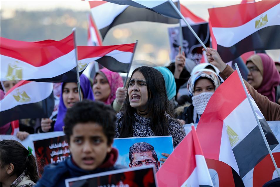 إسطنبول.. مئات المصريين يحيون ذكرى ثورة يناير