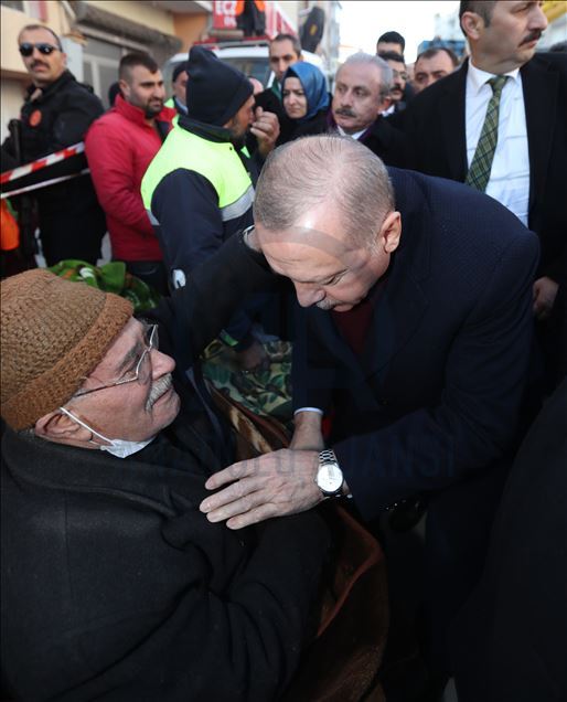 بازدید اردوغان از مناطق زلزله‌زده در الازیغ ترکیه