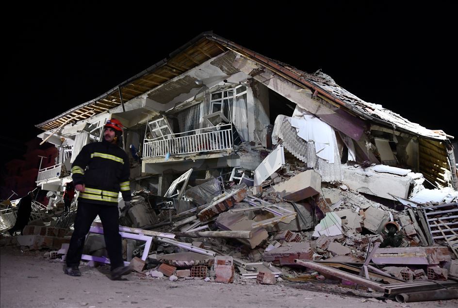 На востоке Турции произошло землетрясение магнитудой 6,8
