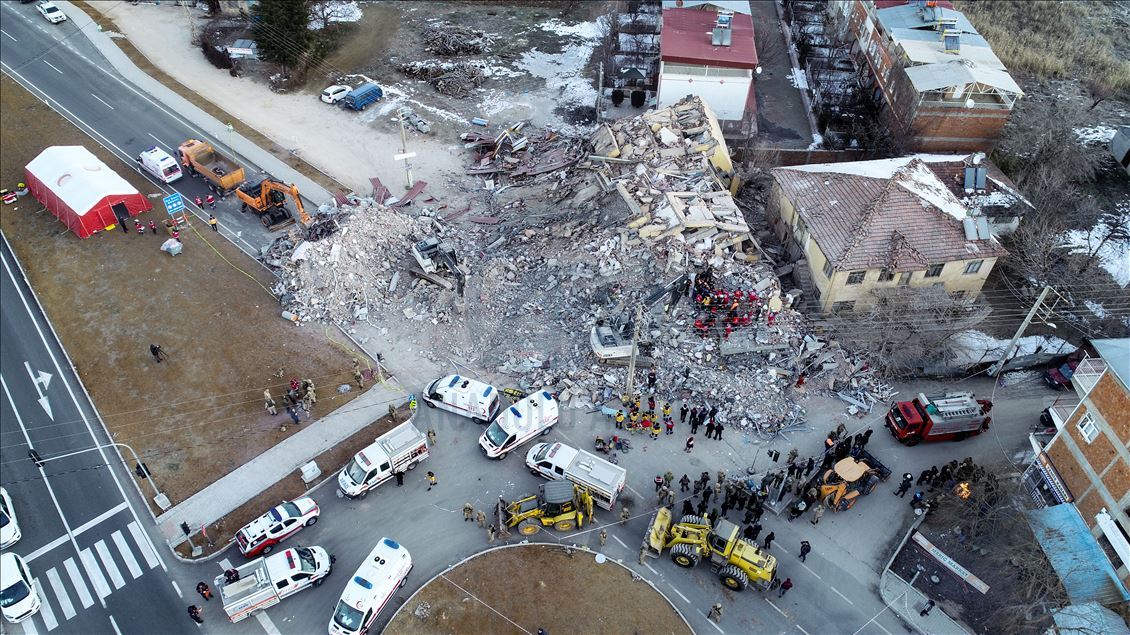 إدارة الكوارث والطوارئ التركية: ارتفاع عدد ضحايا زلزال ألازيغ إلى 21 قتيلا و1030 جريحا
