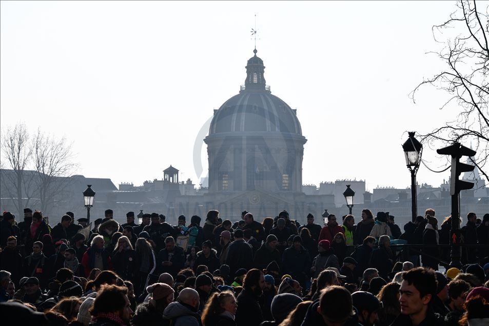 Fransa'da emeklilik reformuna karşı eylemler devam ediyor 