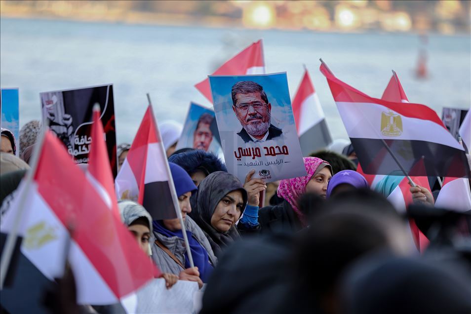 إسطنبول.. مئات المصريين يحيون ذكرى ثورة يناير