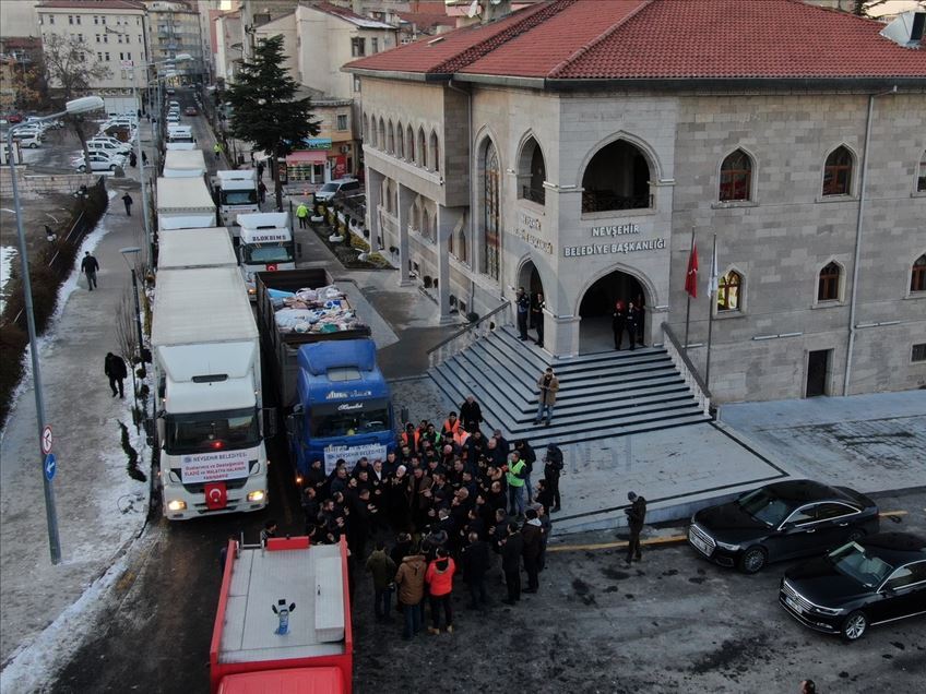 Nevşehir'de depremzedeler için yardım malzemesi toplandı