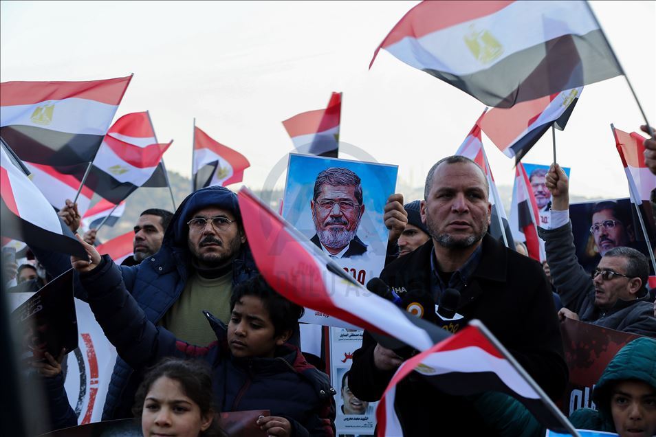 إسطنبول.. مئات المصريين يحيون ذكرى ثورة يناير