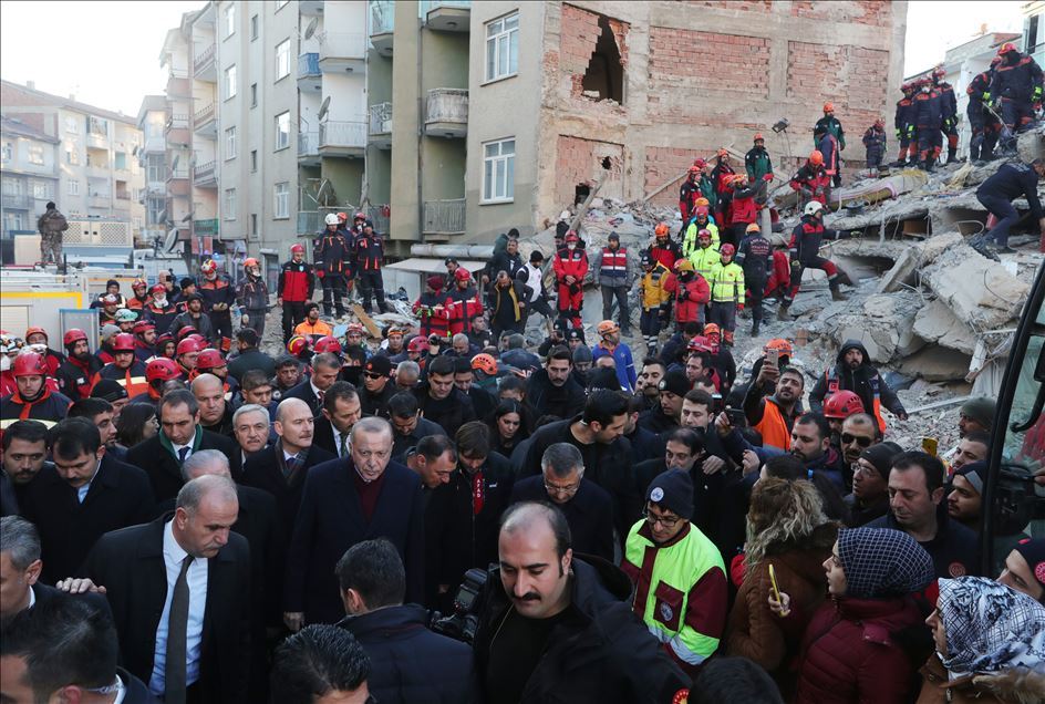 بازدید اردوغان از مناطق زلزله‌زده در الازیغ ترکیه