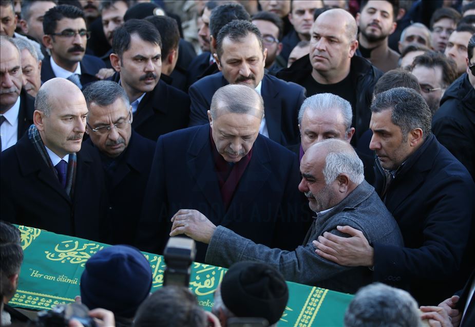 Cumhurbaşkanı Erdoğan, depremde hayatını kaybeden 2 kişinin cenaze törenine katıldı
