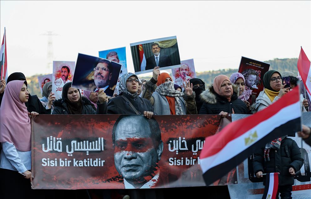 إسطنبول.. مئات المصريين يحيون ذكرى ثورة يناير