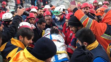 Pas 19 orësh shpëtohet një grua nga rrënojat e tërmetit në Elazığ