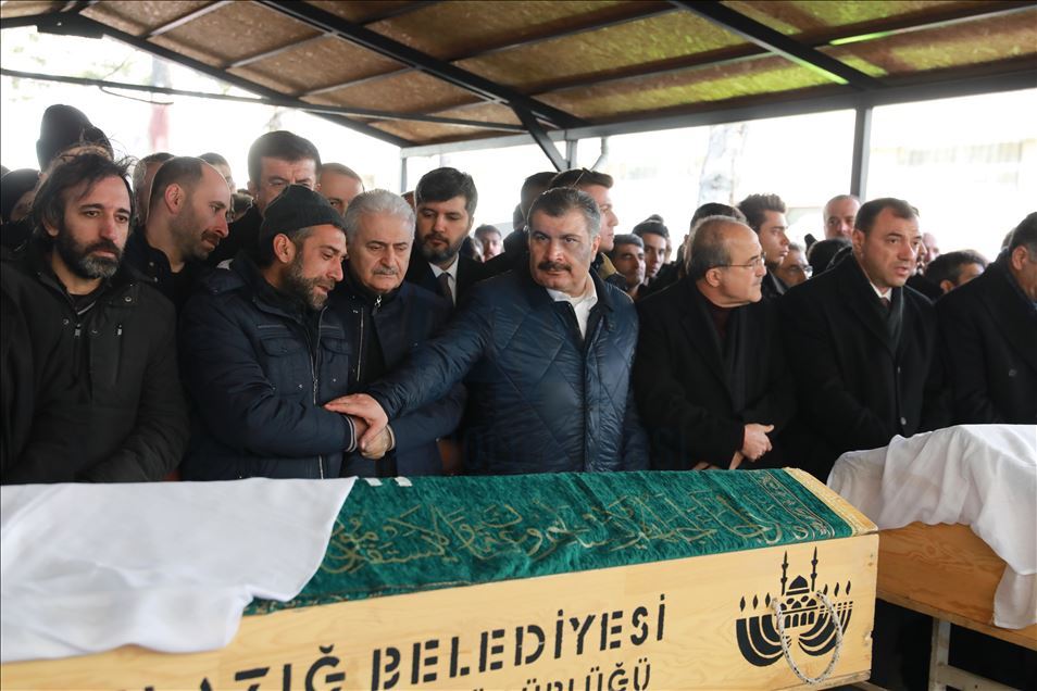 Elazığ depreminde hayatını kaybedenler son yolculuğuna uğurlandı