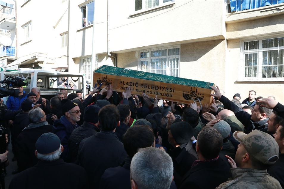 Elazığ depreminde hayatını kaybedenler son yolculuğuna uğurlandı