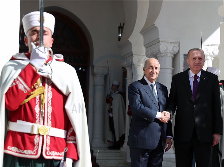 الرئيس أردوغان يصل الجزائر في زيارة رسمية