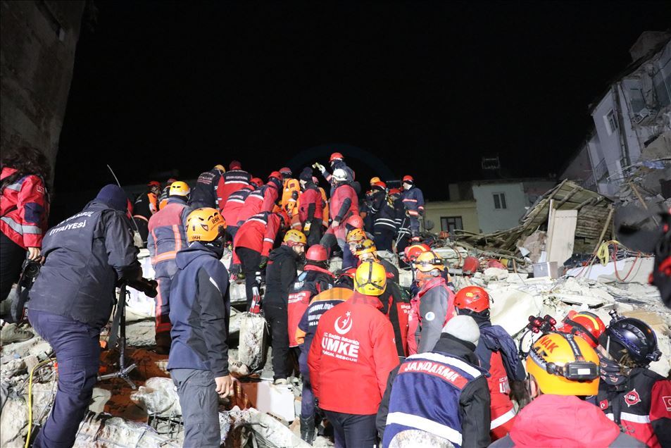Mother and child rescued from the rubbles in Elazig