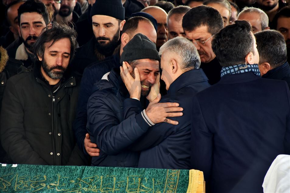 Elazığ'daki depremde hayatını kaybedenler son yolculuğuna uğurlandı