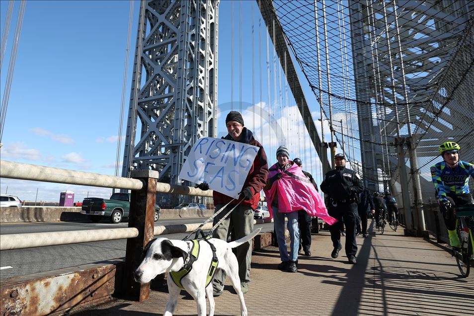 Climate Emergency Bridge Walk in New York