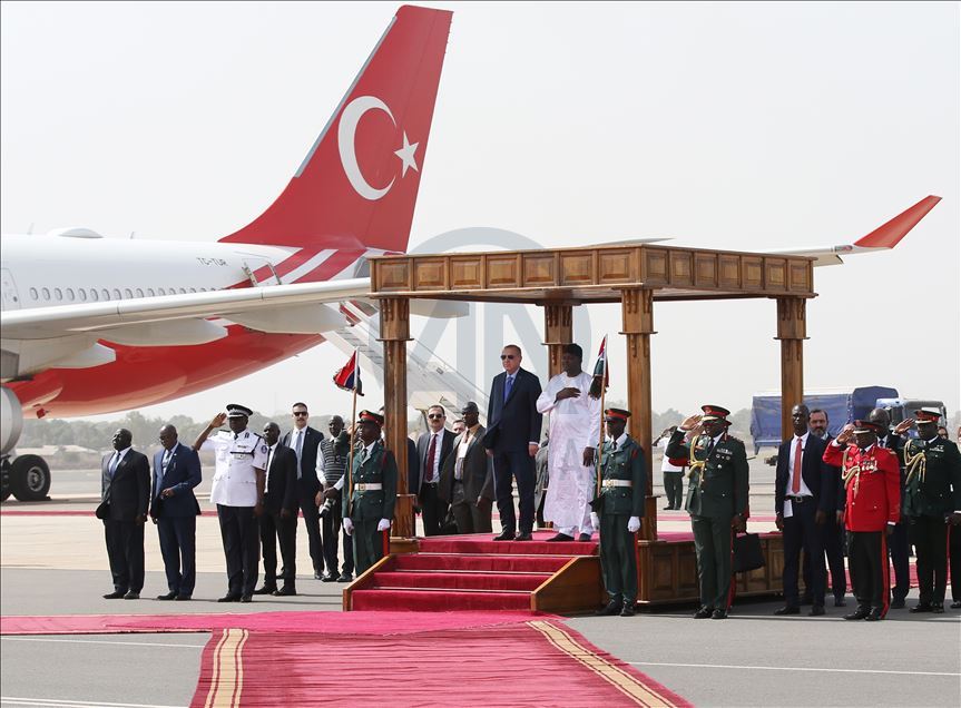 أردوغان يصل غامبيا في زيارة رسمية
