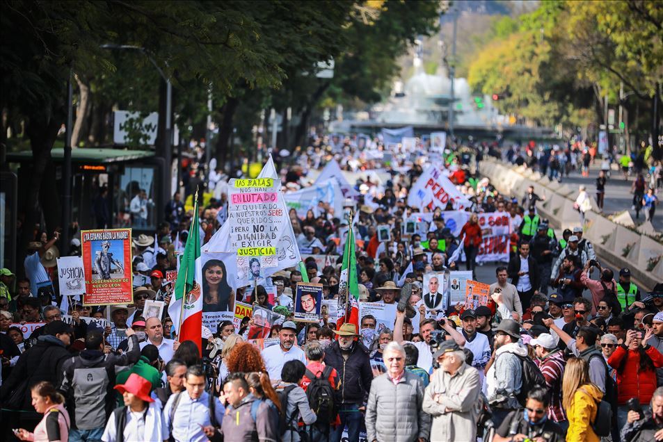 'Marcha por la paz' en Ciudad de México Anadolu Ajansı