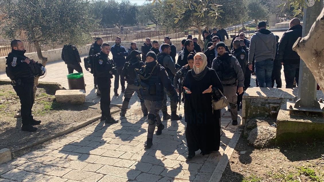 الشرطة الإسرائيلية تعتقل 5 فلسطينيات في المسجد الأقصى