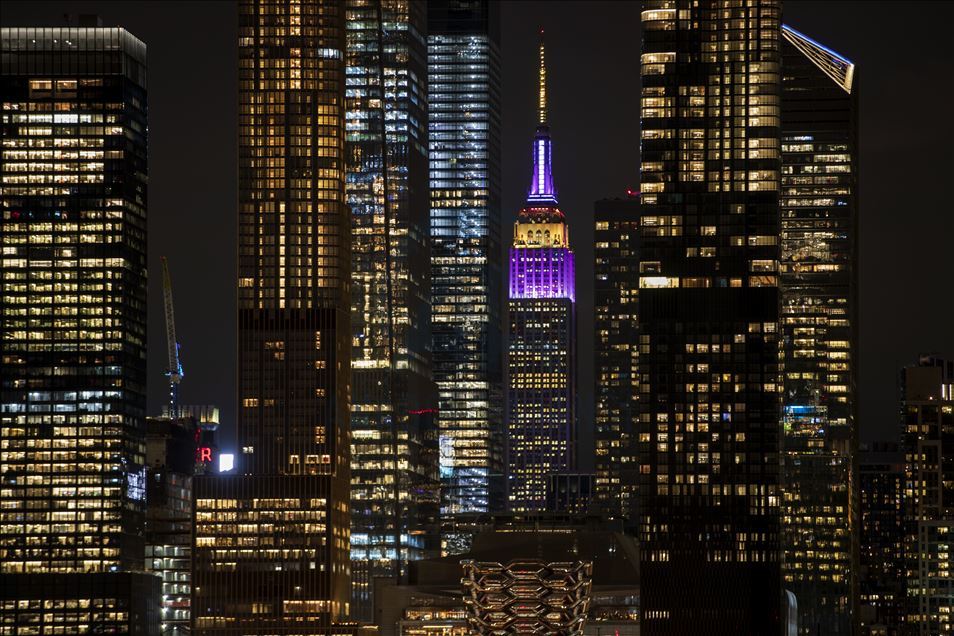 Empire State Binası Kobe Bryant anısına ışıklandırıldı