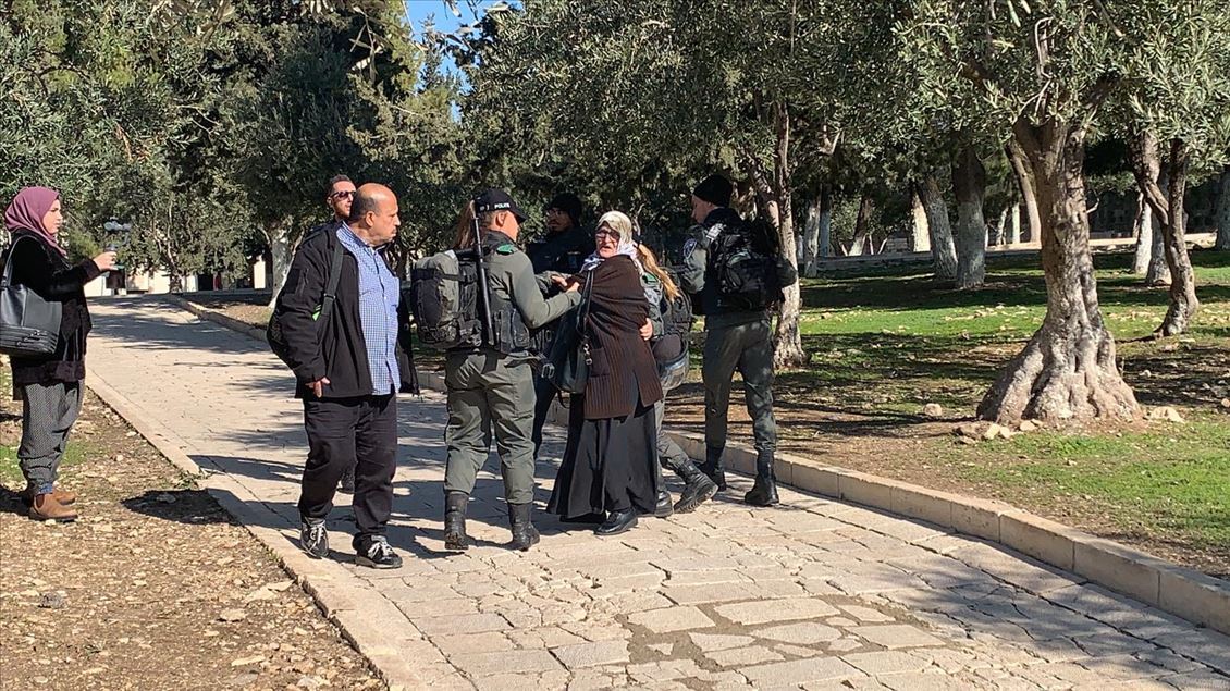الشرطة الإسرائيلية تعتقل 5 فلسطينيات في المسجد الأقصى