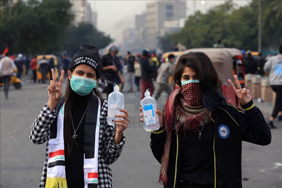 القوات العراقية تطلق الرصاص لتفريق محتجين في الكوت وبغداد