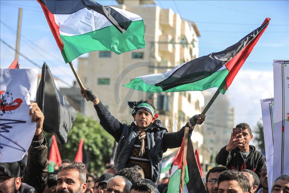 Gazzeliler ABD'nin sözde barış planını protesto etti