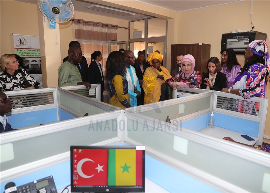 سيدة تركيا الأولى تفتتح مركزاً لإعادة التأهيل في السنغال
