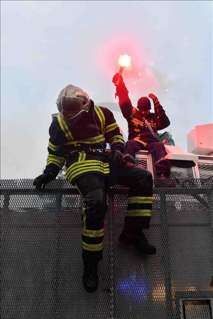 Firemen protest in Paris, on January 28th 2020.